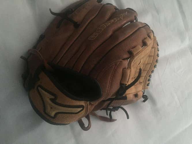 Brown Mizuno Right Handed Outfield Baseball Glove 12"