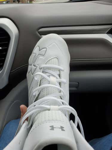 UNDER ARMOUR Youth Men's 4.5 (Women's 5.5) Molded Cleats Under Armour Cleats