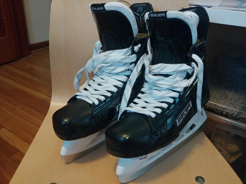 New Senior Bauer Supreme 2S Pro Hockey Skates D&R (Regular) Pro Stock Size 9.5
