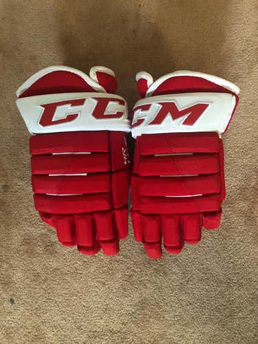 Red CCM 4R Lite Gloves 15"