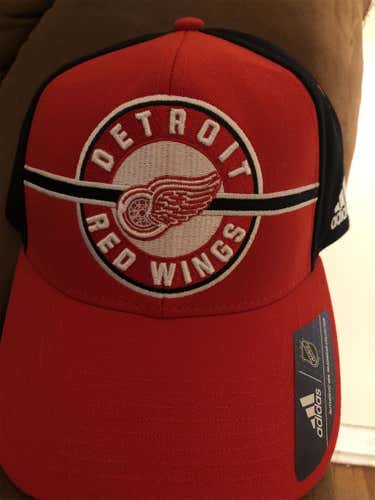 Detroit Red Wings Adidas Authentic Adjustable NHL Hat