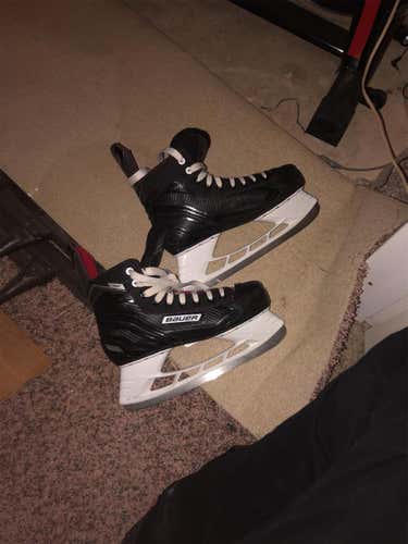 Senior Bauer Ns D&R (Regular)  Size 9 Hockey Skates