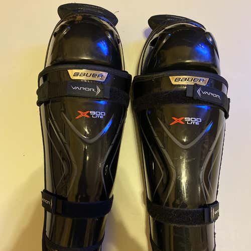 New Bauer vapor x900 lite Shin Pads