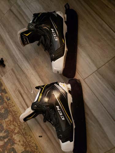 CCM Tacks 9080 Goalie Skates Size 9 senior