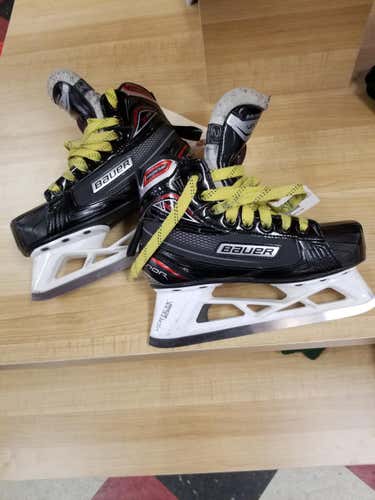 Junior Bauer Vapor X700 Hockey Goalie Skates D&R (Regular) Size 2