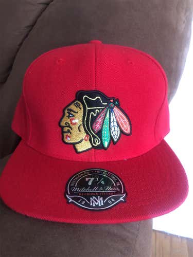 Chicago Blackhawks Mitchell & Ness Team Color Fitted 7 1/4