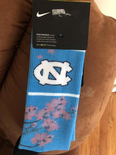 North Carolina Tar Heels Nike Men’s NCAA Performance Socks 12-15