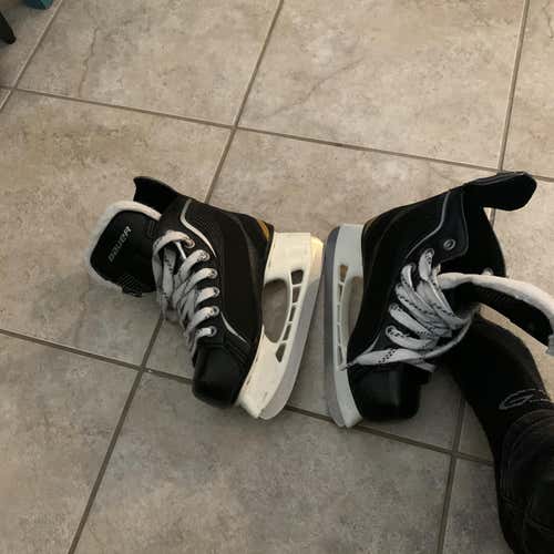 Youth Bauer Supreme One20 Hockey Skates Size 13.5