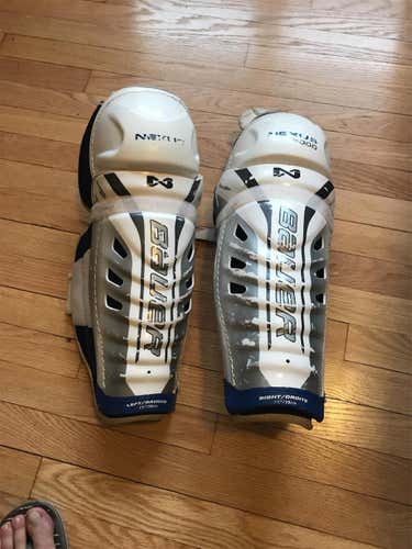Senior Bauer Nexus 8000  Shin Pads