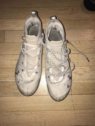 Men’s football and lacrosse cleats