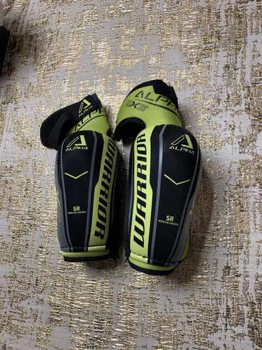 Senior Medium Warrior Alpha QX5 Elbow Pads