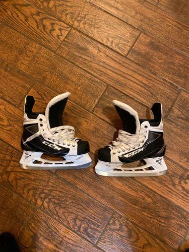 Senior CCM Ribcor 80K White Pro Stock Size 8.5 Hockey Skates