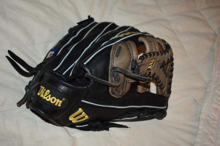 Wilson A700 Baseball Glove RHT, ecco Leather, 12.75 Inch