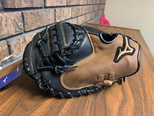New Mizuno Right Handed Catcher's Samuri Baseball Glove 33"