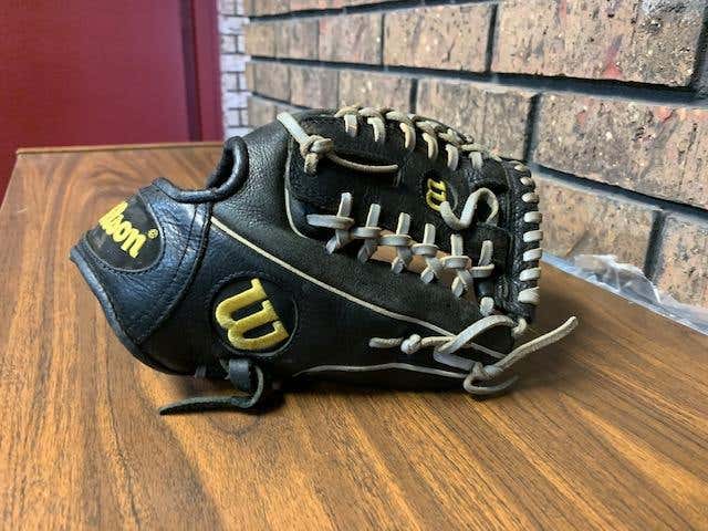 Wilson Right Handed Infield A730 Baseball Glove 11.25"