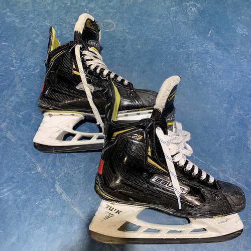 Pro Stock Senior Bauer Supreme 2S Pro Skates E (Wide) - Size 8 (Left) and 8.5 (Right) - USK083