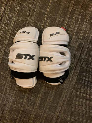 Used Large STX Stallion 500 Arm Pads white