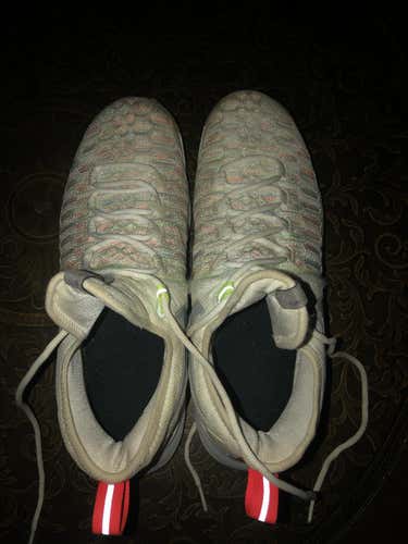 KD White Used Men's Men's 10.5 (W 11.5) Nike Shoes