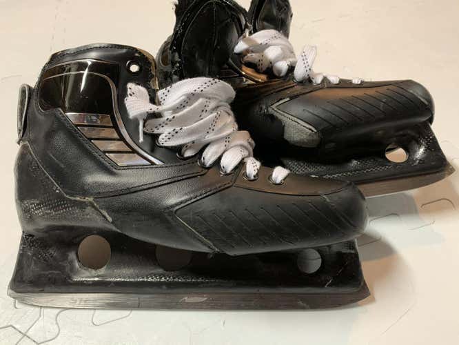 True VH  Goalie Skates D&R (Regular) Size 7.5