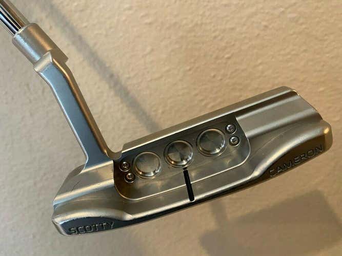 Titleist Scotty Cameron & Crown Newport Custom 33" Putter w/ Skull 1005
