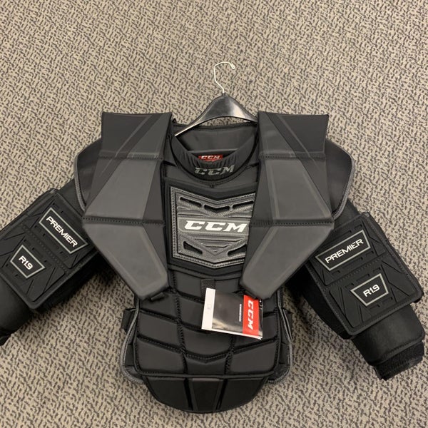 PRICE IS FIRM! CCM Premier R1.9 Sr Goal Chest