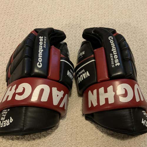 Vaughn Conquest Player Gloves