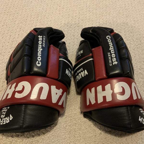 Vaughn Conquest Player Gloves