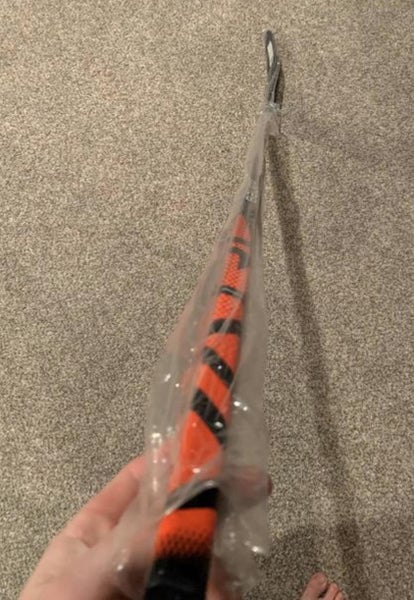 Senior Right Handed Vapor FlyLite Toe Hockey Stick