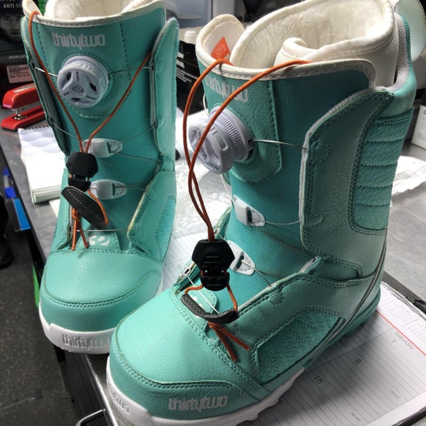 Used 5.5 (Women's 6.5) Thirty Two Lashed Double Boa Snowboard Boots