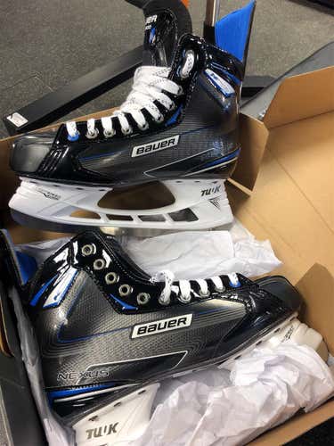 Senior Bauer N2900 D&R (Regular) Size 10.5 Hockey Skates
