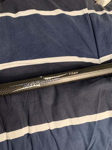 Used Warrior Titan Pro Kevlar Shaft