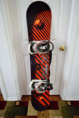 KILLER LOOP FS4 SNOWBOARD SIZE 151 CM WITH LARGE SALOMON BINDINGS