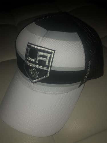 Los Angeles LA Kings Reebok SnapBack Mesh Trucker Hat Cap NHL