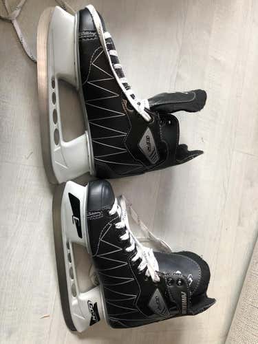 Senior Used CCM Powerline Hockey Skates D&R (Regular) Size 9
