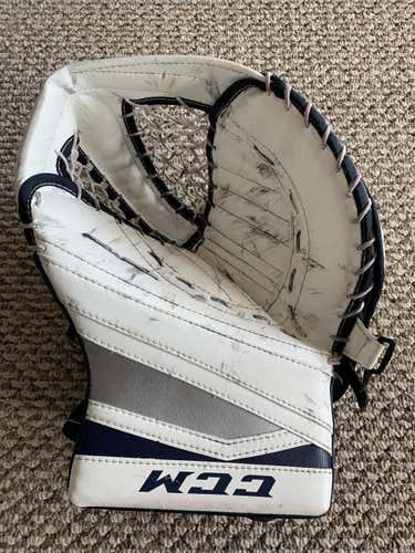 Used Senior CCM Extreme Flex 860 Glove (White/Navy)