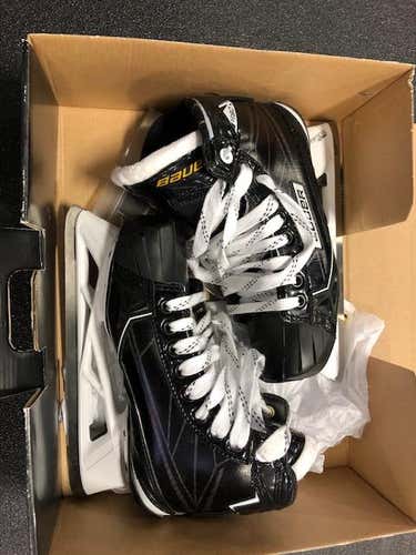 New Junior Bauer Supreme S190 Hockey Goalie Skates Size 4.5EE