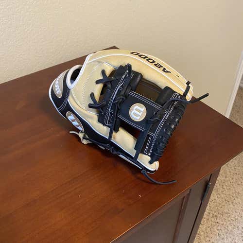 Brown High School/College Infield A2000 1787 11.75" Baseball Glove