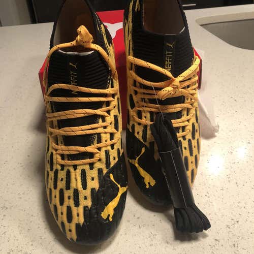 Yellow Men's 10 (Women's 11) Puma Future Cleats