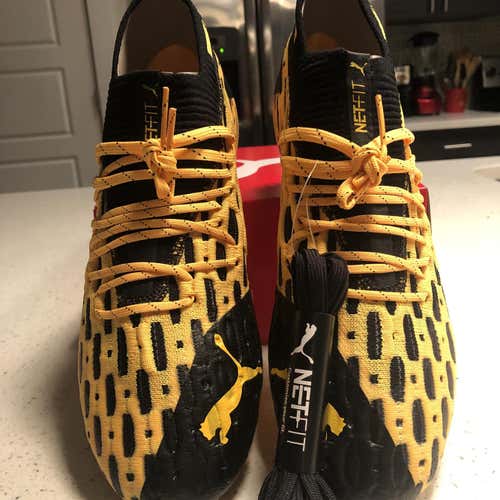 Yellow Men's 9.5 (Women's 10.5) Puma Future Cleats