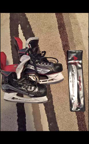 Junior Bauer Vapor X800 EE (Extra Wide)  Size 2.5 Hockey Skates