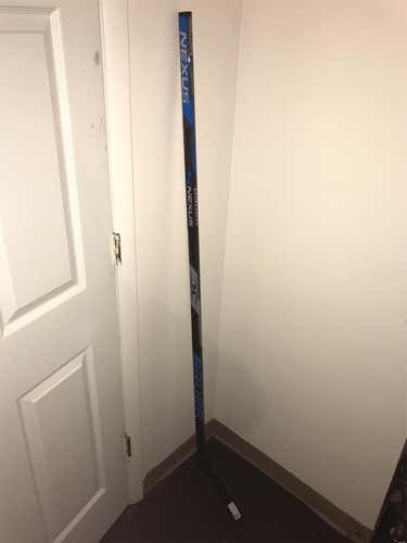 New Team Nexus Hockey Stick LFT 87 Flex P28 Curve