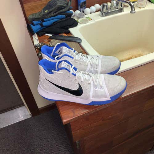 White Nike Kyrie 3s Men’s Size 10.5