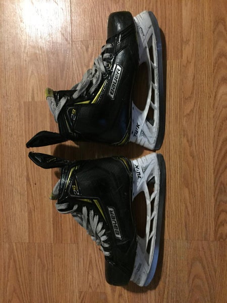 Used Senior Bauer Supreme 2S Hockey Skates D&R (Regular) Size 8
