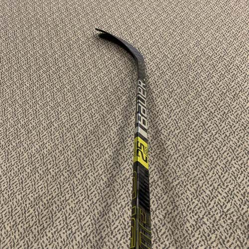 Senior Right Handed Supreme 2S Pro Heel Hockey Stick