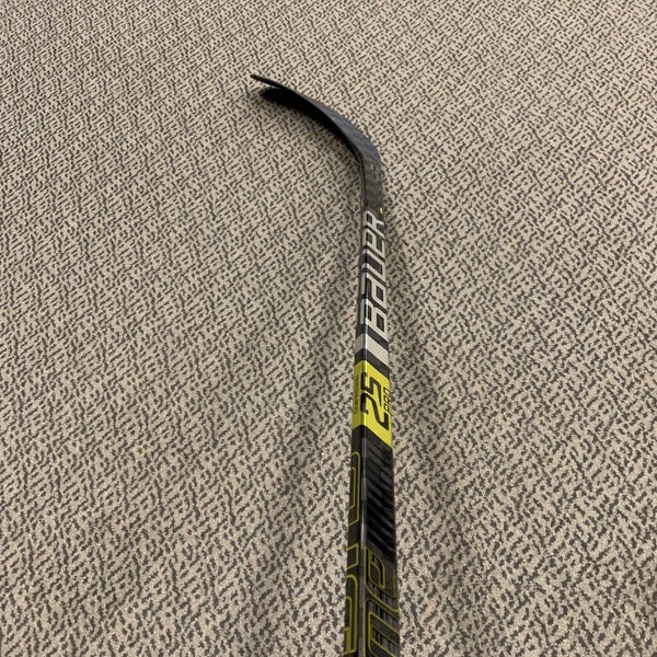 Senior Right Handed Supreme 2S Pro Heel  Hockey Stick