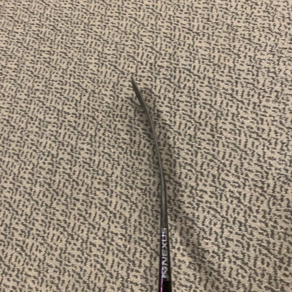 Senior Right Handed Nexus 2N Pro Mid  Hockey Stick