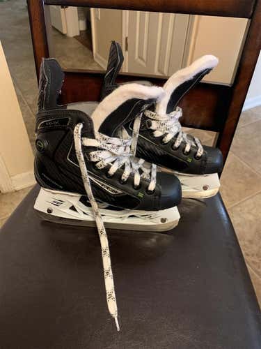 Junior CCM RibCor 44K pump Size 1 Hockey Skates