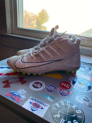 White Men's 9.5 (Women's 10.5) Nike
