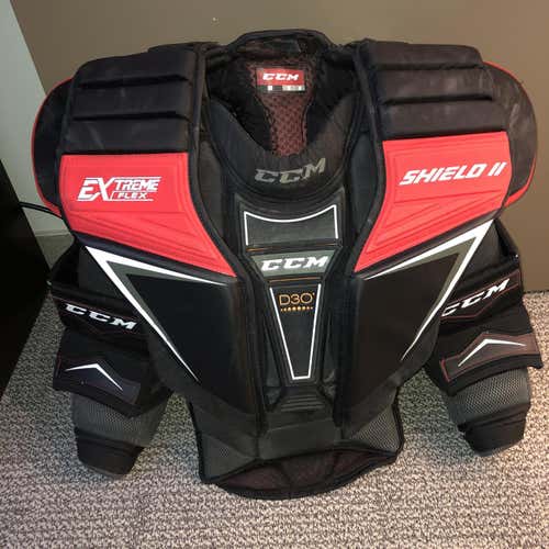 Senior Medium CCM Extreme Flex Shield II Goalie Chest Protector