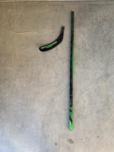 Senior Right Handed Nexus ADV Mid Hockey Stick